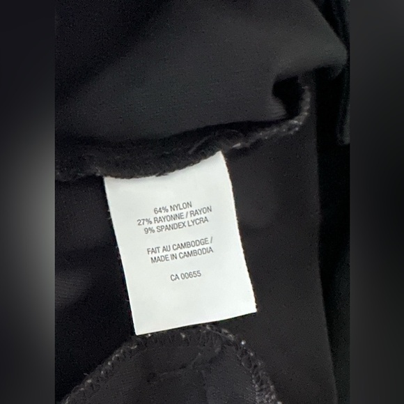 Reitmans Women’s Crops- Size 15 - Picture 5 of 7